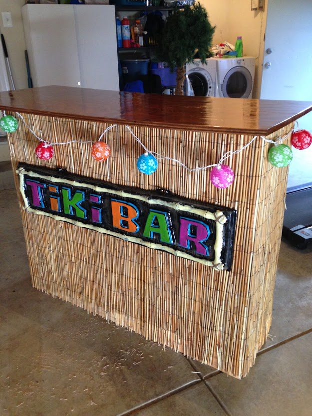 tiki bar from pallets