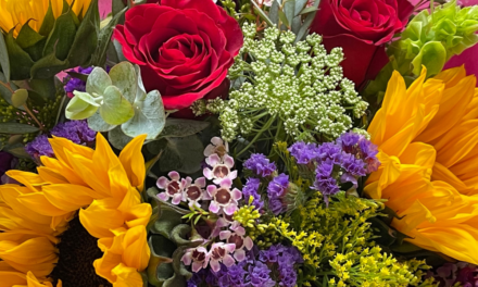 How To Design A Beautiful Mother’s Day Bouquet Using Grocery Store Flowers