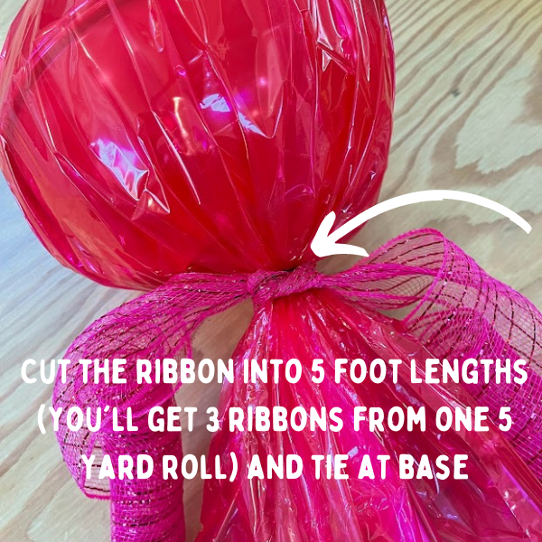 Add the glue to the rim of one bowl (12)